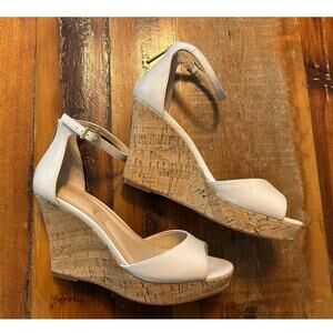 Charles David Women's Lois Platform Wedge Sandal Cream Size 9.5 NWOT
